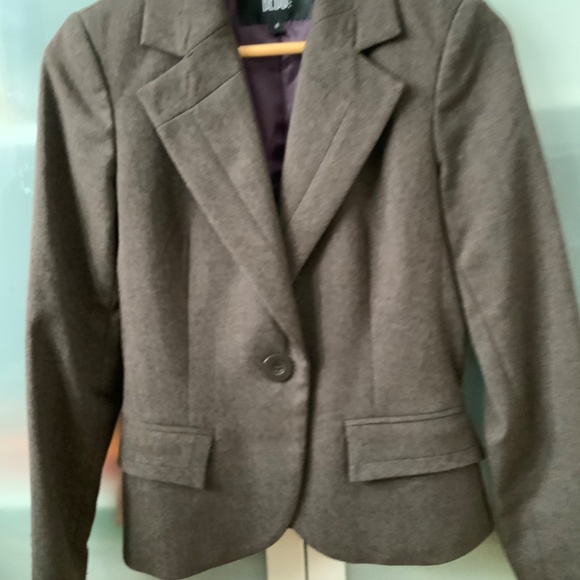 Jacket or blazer for women - Picture 2 of 12